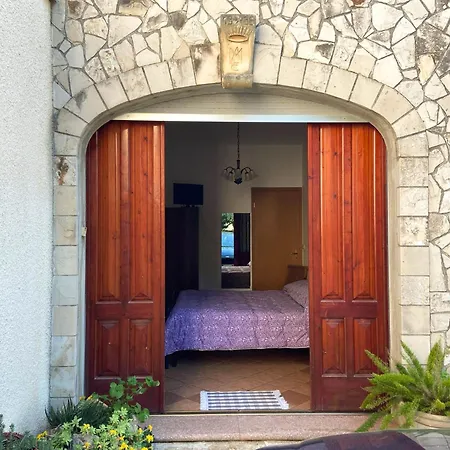 Vereto Bed & Breakfast *
